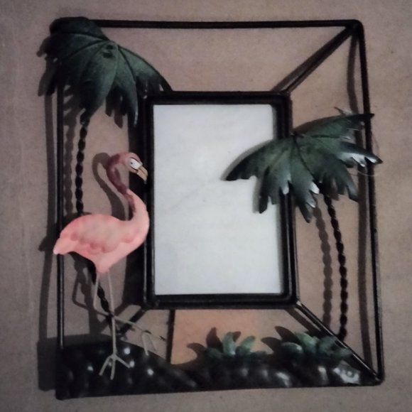 2 BEACHCOMBERS COASTAL LIFE Metal Frames DECOR WITH Tropical Flamingo Palm Trees - Picture 12 of 14